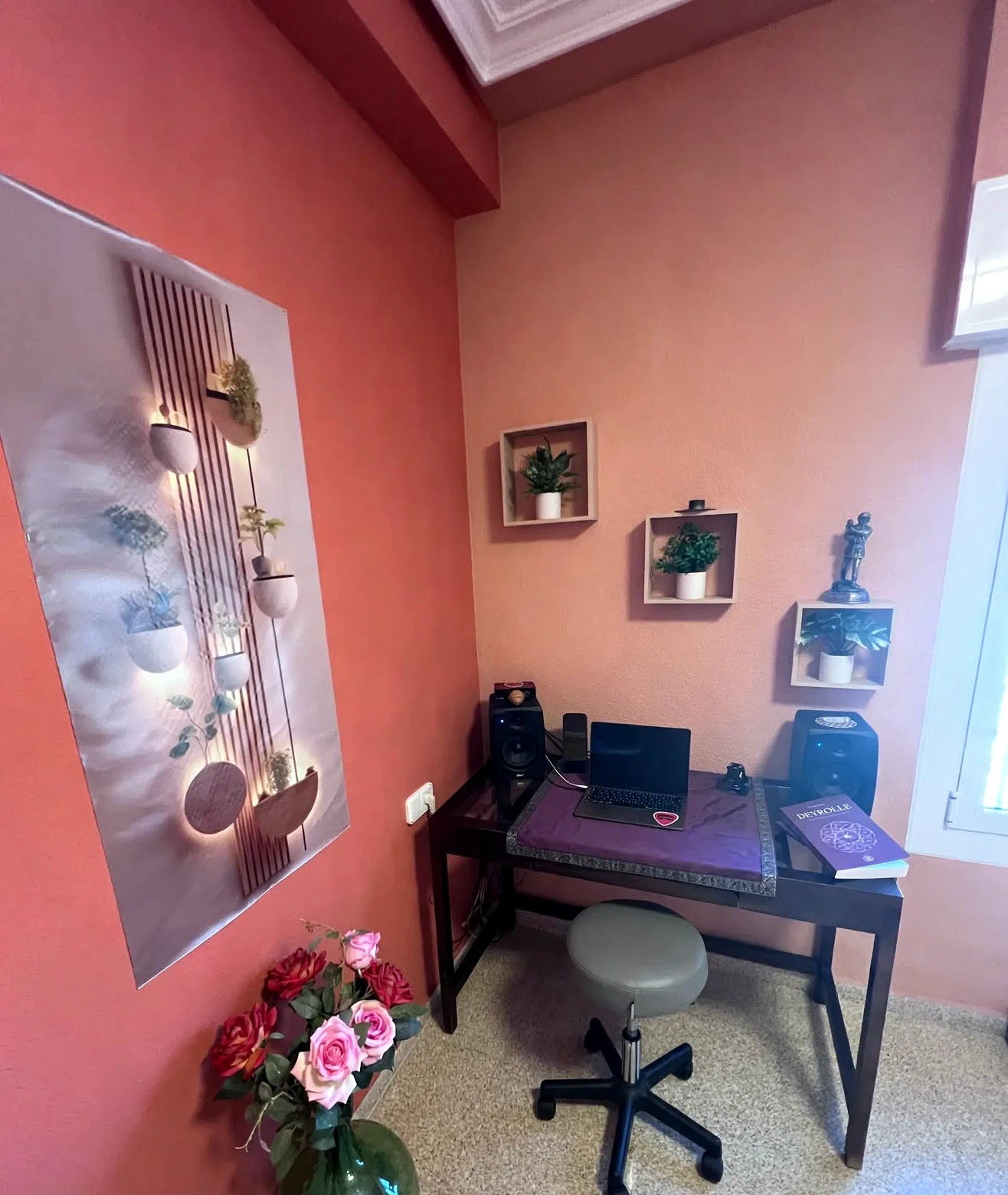 Detalle de mi espacio: imanes y material